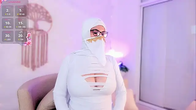 Webcam Model (Hannaa_Dolly)  is live.Free join now!