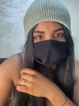 Nabila-hanouna webcam