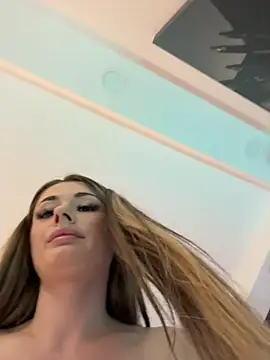 Webcam Model (IsabellaEtthan)  is live.Free join now!