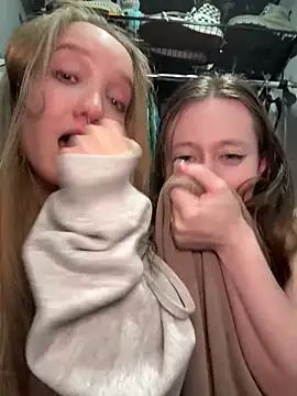 froggyanna - FroggyAnna's free webcam - UK Sex Cams