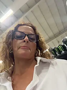 cioniweiss (F mature) - Make me moan in the supermarket 🎁🫦✨