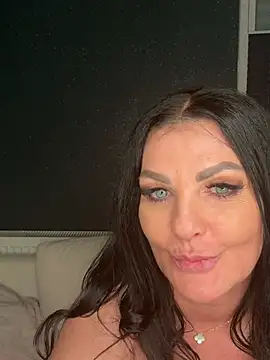 Nola_Luxx-offiziell webcam