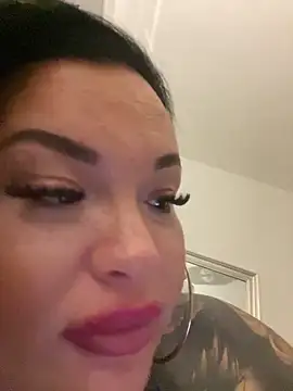 _MelinaCurves_ webcam