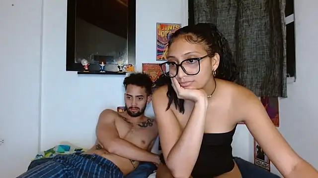 emilyxaxel - EmilyxAxel's free webcam - UK Sex Cams