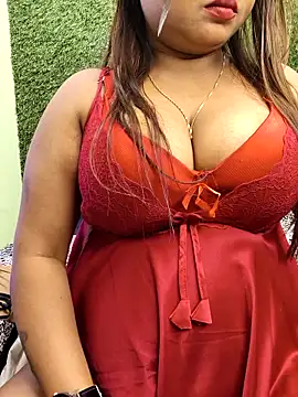 Webcam Model (DOLY-20)  is live.Free join now!