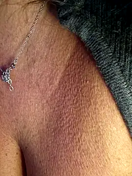 Webcam Model (cleo094)  is live.Free join now!