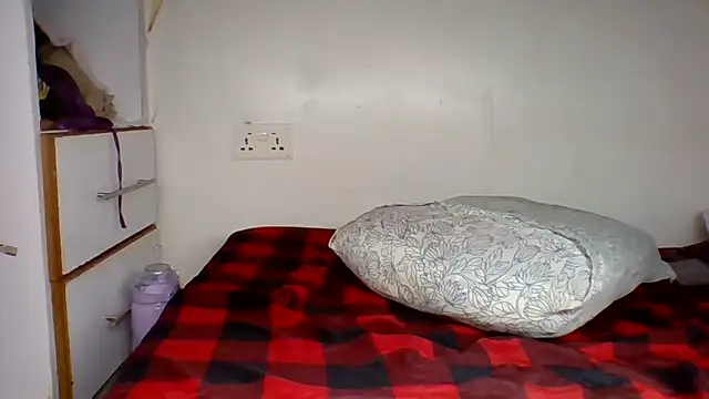 sunny_diva - Sunny_Diva's free webcam - UK Sex Cams