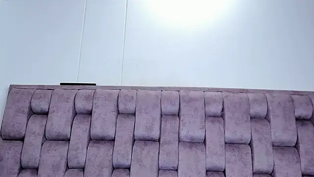 Webcam Model (Alexa-Hunter)  is live.Free join now!