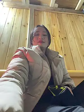 Webcam Model (phungtiti)  is live.Free join now!