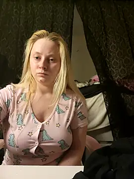 Webcam Model (EmilyAngelUK)  is live.Free join now!