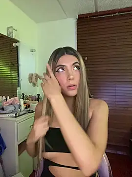 Webcam Model (Ladycandy26)  is live.Free join now!