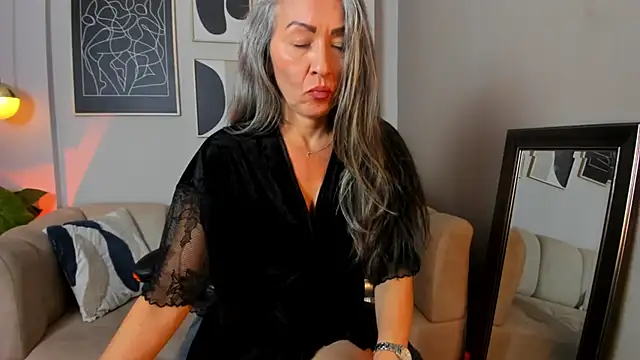 _Nicoletteshea_ webcam