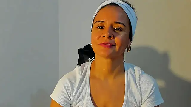 sami_hotie1 - Sami_Hotie1's free webcam