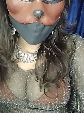 SEXYY_TRANSY_WITH_GIRL