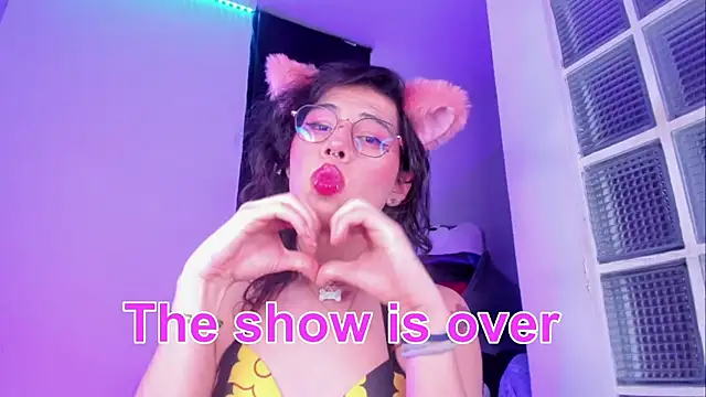 Sweet-SharoKitty webcam