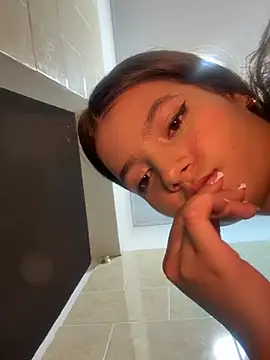 live sex room EmmiiGlow