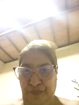 Webcam Model (florecita69) is live