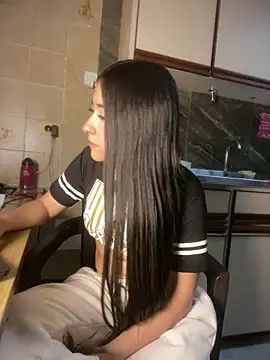 AuroraJohns_Pink webcam