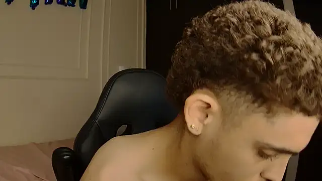 nathan_shimmer - Nathan_shimmer's free webcam - UK Sex Cams