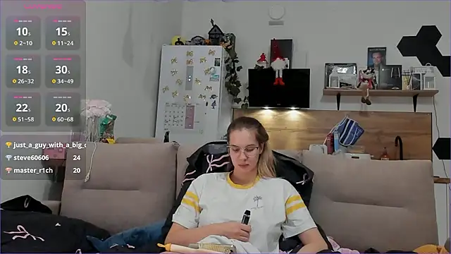 Girl_alone_home webcam