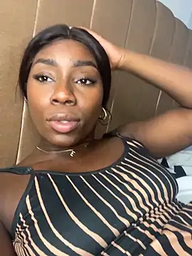 Webcam Model (zyrastorm)  is live.Free join now!