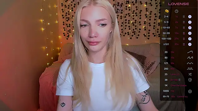 AnyaTaylor_ webcam
