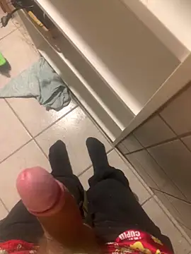 youngdick25 - YoungDick25's free webcam