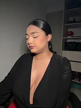 Webcam Model (SASHASTRADA_)  is live.Free join now!