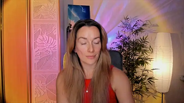 RebeccaMartinez webcam