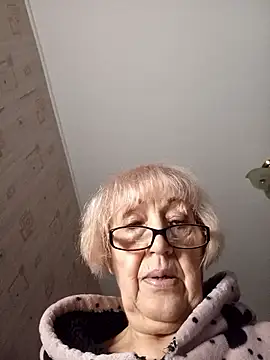 Webcam Model (Anatolia5961) is live