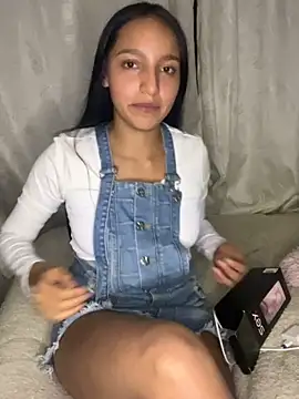 Webcam Model (Eve_Ritz)  is live.Free join now!