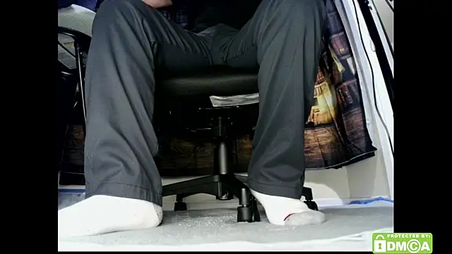 justshutupandwatch - Justshutupandwatch's free webcam - UK Sex Cams