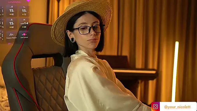 Your_Nicolett webcam