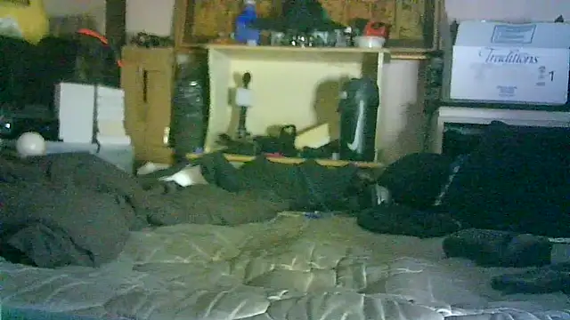 ON3YOULLN3VER_FIR3 webcam