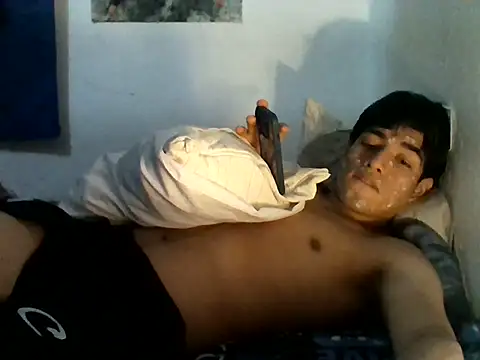 isalexhot (M twink) - cum shot