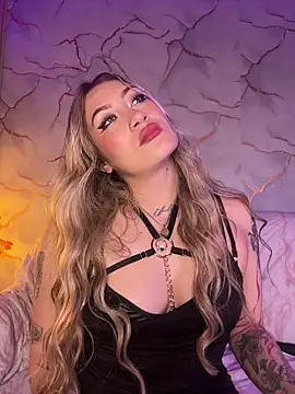 Webcam Model (Lally_Valencia__)  is live.Free join now!