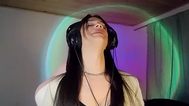 Dollbehavior_ webcam