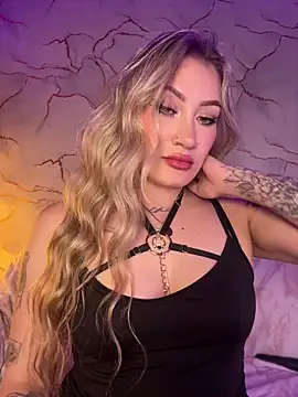 Webcam Model (Lally_Valencia__)  is live.Free join now!