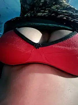 Webcam Model (Queen_chayna)  is live.Free join now!