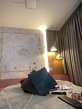 Webcam Model (Lushi_Love)  is live.Free join now!