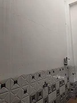 Webcam Model (tmanana_)  is live.Free join now!