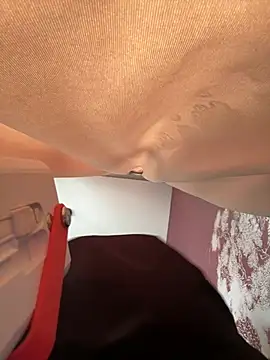 Webcam Model (yourkeer) is live