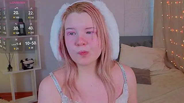 Webcam Model (PinkyYoungPie)  is live.Free join now!