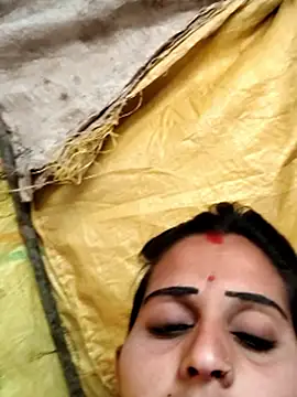 Bhavna8080 webcam