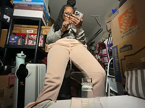 Webcam Model (wynterheat)  is live.Free join now!