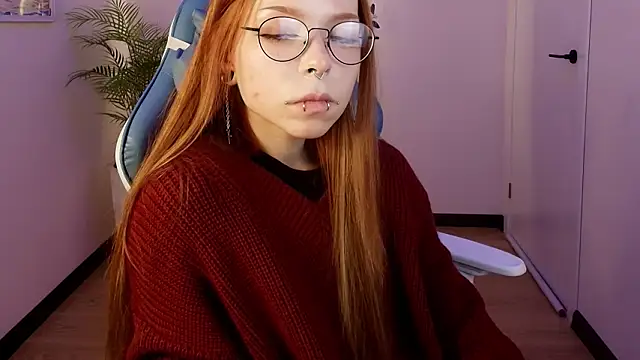 pinkan8el (F teen) - do you want to be under my sweater too?