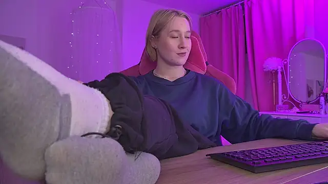 CinBellamy webcam stripchat model stream image