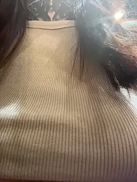 fionamurr (F teen) - spank a bare butt 20 times