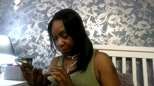 Webcam Model (Ebony-SultryX)  is live.Free join now!