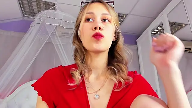 sofiasolar - SofiaSolar's free webcam - UK Sex Cams